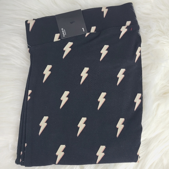 torrid|NWT Premium Black Lighting Bolt Legging - Picture 6 of 13